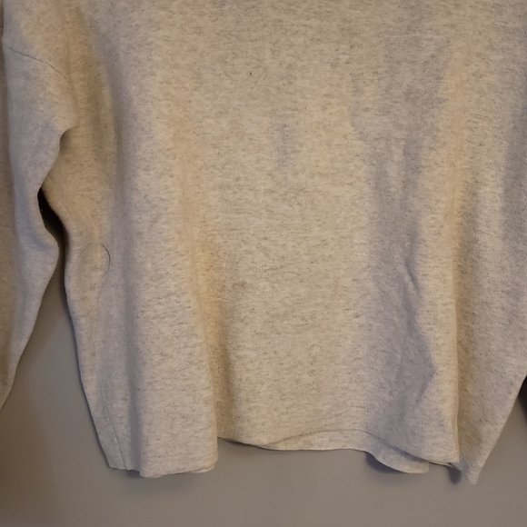 H&M Sweater - Picture 2 of 6
